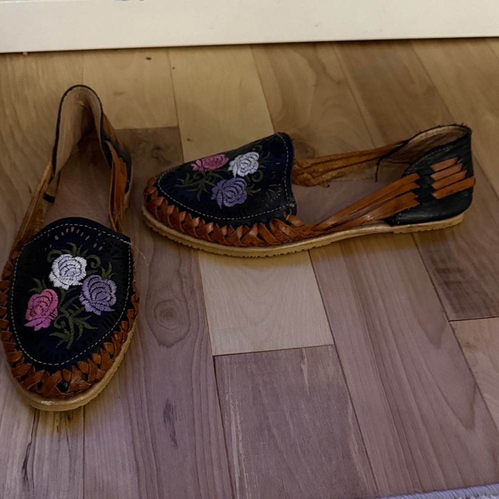 Embroidered Black and Brown Women's Shoes